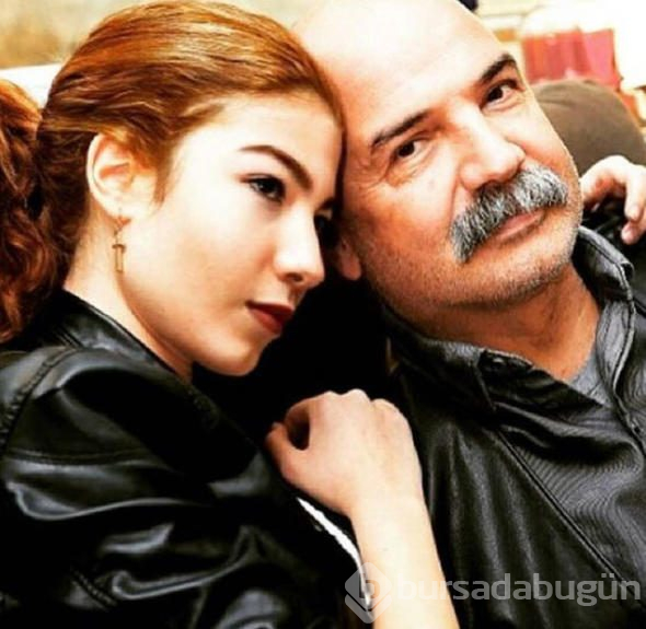 Annesini geçti!
