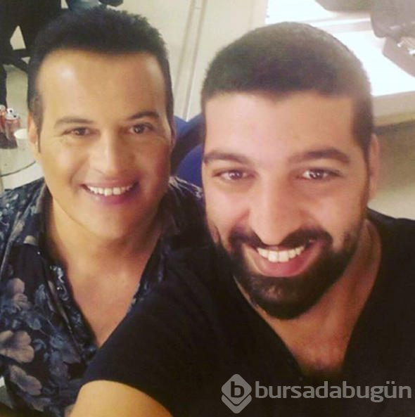 Annesini geçti!
