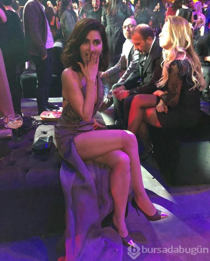 Nesrin Cavadzade'den bacak şov!
