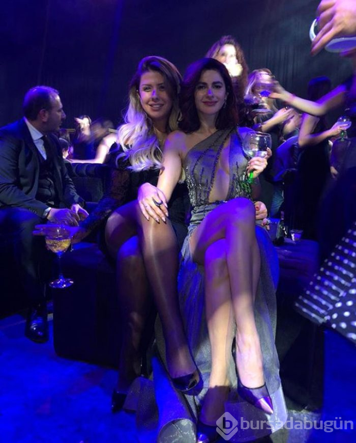 Nesrin Cavadzade'den bacak şov!
