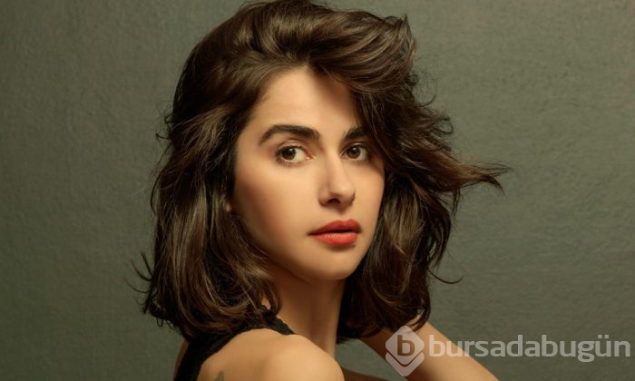 Nesrin Cavadzade'den bacak şov!
