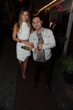 Serdar'dan aşk pozu...

