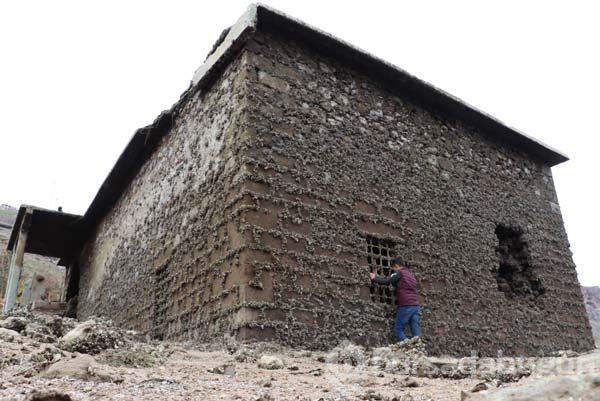 Yıllar önce sular altında kalan köyleri ortaya çıktı
