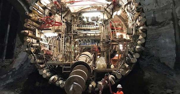 Elon Musk'ın dev yeraltı tüneli bugün açılıyor
