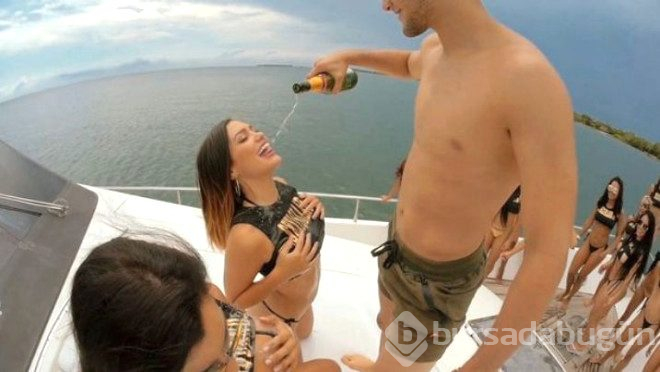 Cinsel ilişki adasında 1 gün bakın nasıl geçiyor!