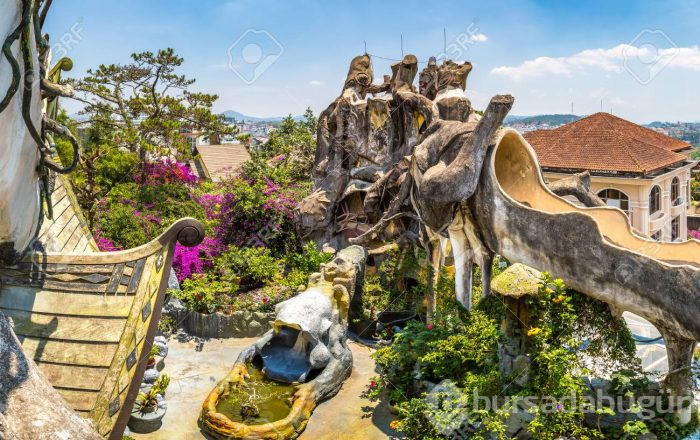 Vietnam'ın En İlginç Evi: Hang Nga Villa

