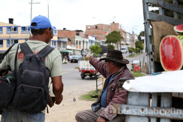 Yüzlerce kilometreyi günlerce yürüyen Venezuelalılar...

