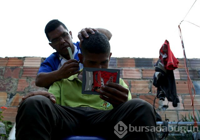 Yüzlerce kilometreyi günlerce yürüyen Venezuelalılar...
