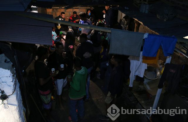 Yüzlerce kilometreyi günlerce yürüyen Venezuelalılar...
