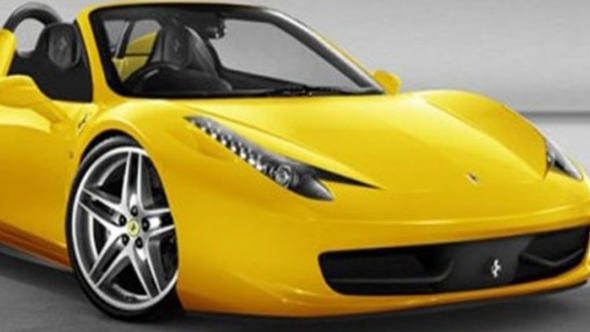 Şanssız garson 3 Ferrari'ye çarptı!
