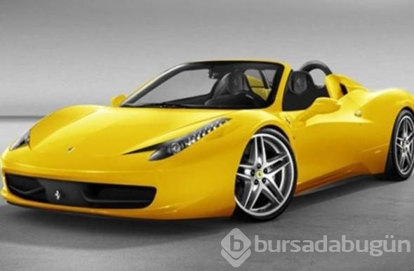 Şanssız garson 3 Ferrari'ye çarptı!
