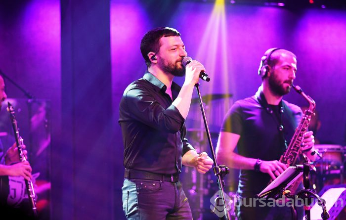 Mehmet Erdem'den modern sıra gecesi tadında konser
