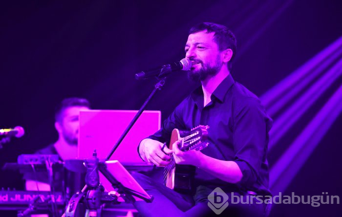 Mehmet Erdem'den modern sıra gecesi tadında konser