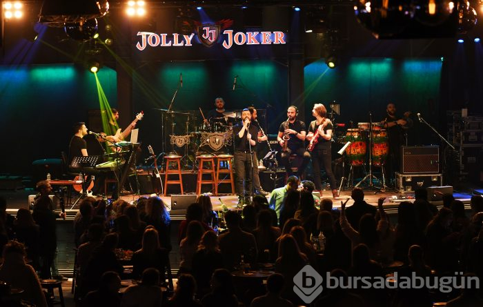 Mehmet Erdem'den modern sıra gecesi tadında konser