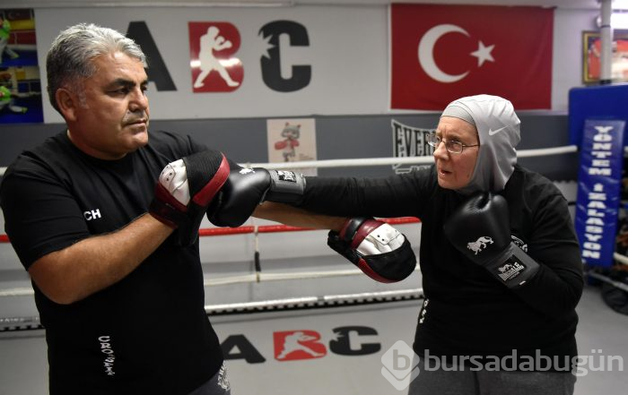 72 yaşındaki boksör Naciye
