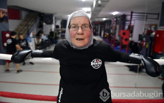 72 yaşındaki boksör Naciye
