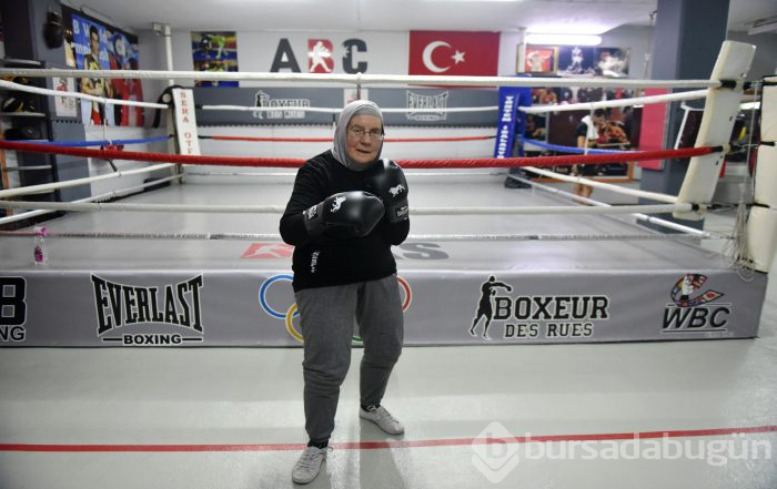 72 yaşındaki boksör Naciye
