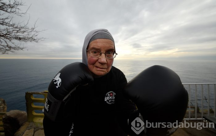 72 yaşındaki boksör Naciye
