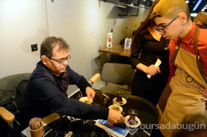"Müşterilerimiz onların elinden çay içmek istiyor"
