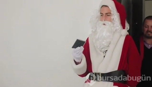 James Rodriguez Noel Baba kılığında hasta çocukları ziyaret etti