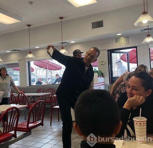 Tom Hanks restorandaki herkese yemek ısmarladı