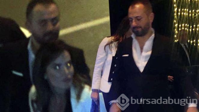 Özlem Yıldız sevgilisiyle gecelerde
