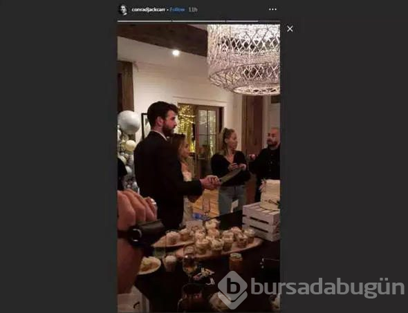 Kafa karıştıran fotoğraf: Düğün pastası bile kestiler
