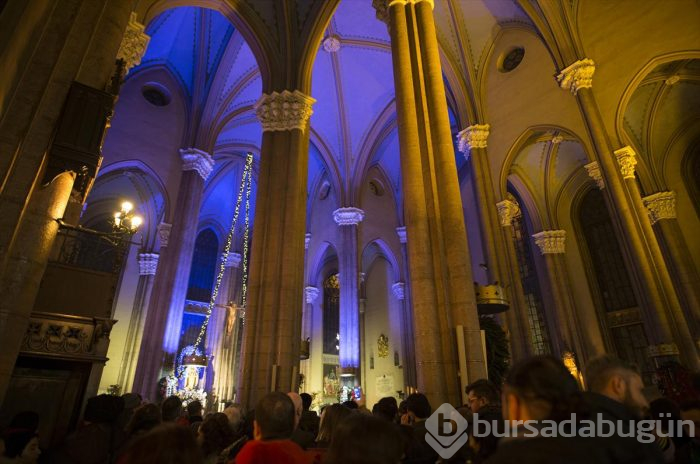 Katolik cemaati Saint Antuan'da Noel'i kutladı
