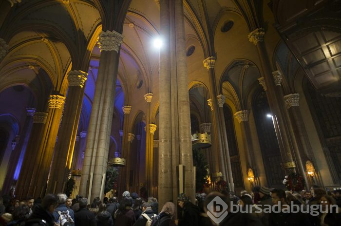 Katolik cemaati Saint Antuan'da Noel'i kutladı
