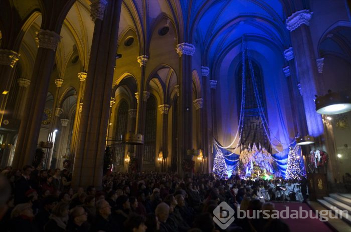 Katolik cemaati Saint Antuan'da Noel'i kutladı
