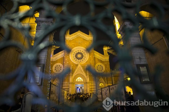 Katolik cemaati Saint Antuan'da Noel'i kutladı
