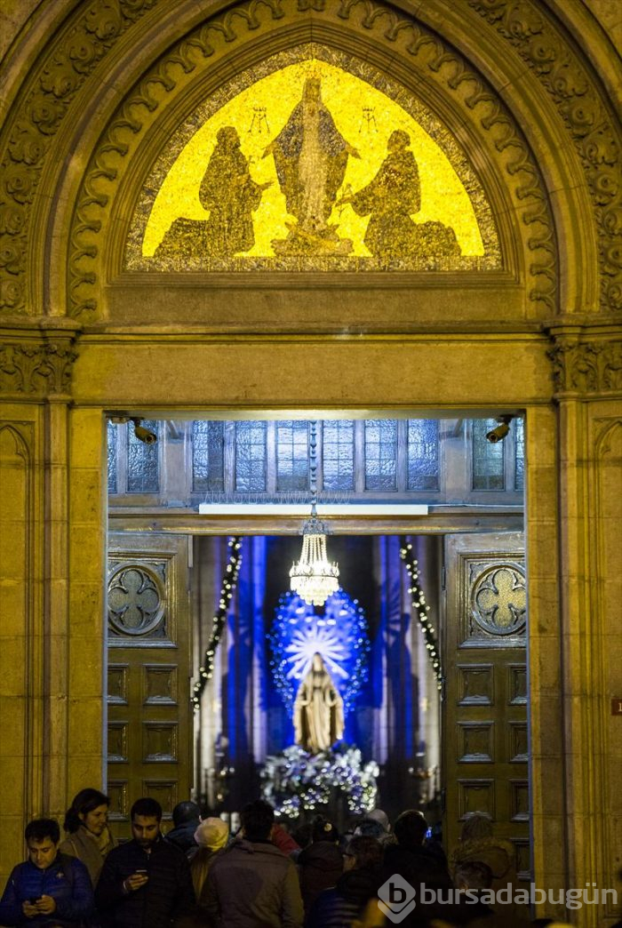Katolik cemaati Saint Antuan'da Noel'i kutladı
