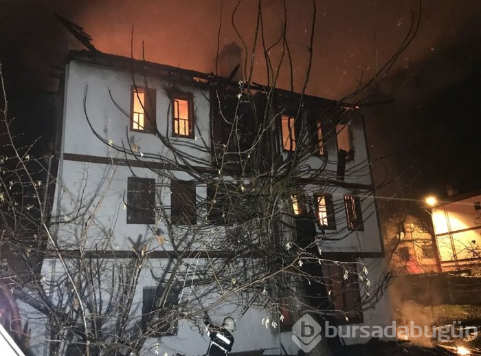 168 yıllık tarihi konakta yangın