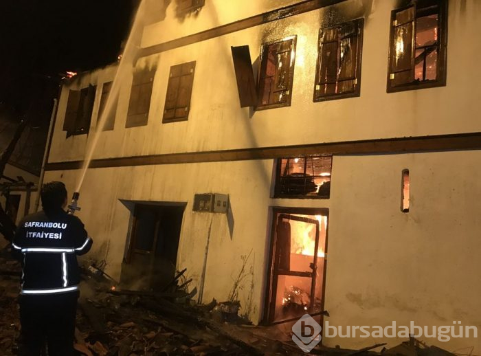 168 yıllık tarihi konakta yangın