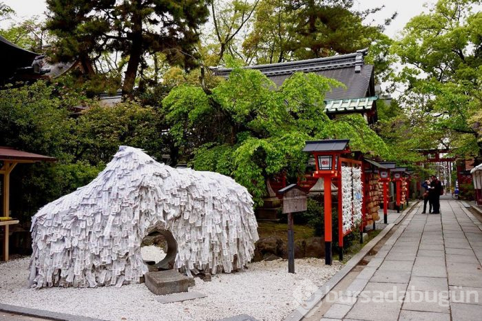 Şans Getirdiğine İnanılan İlginç Taş: Yasui Konpira-Gu Shrine
