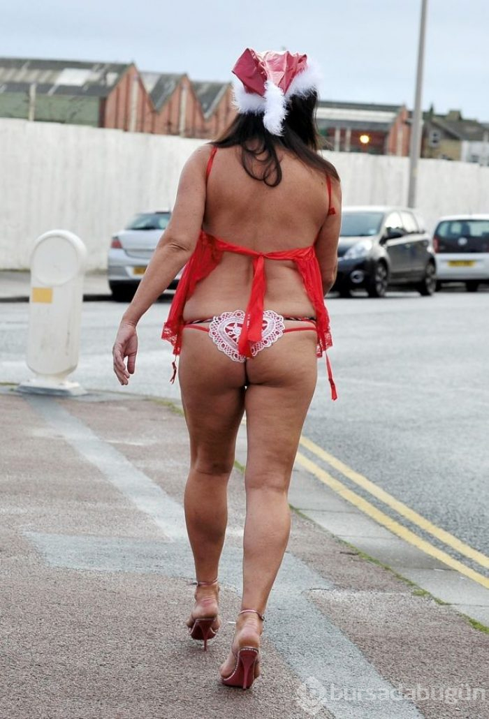 Lisa Appleton seksi yılbaşı çamaşırı ile sokağa çıktı bir de üstüne bakın nereye gitti!
