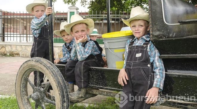  Teknolojiyi ısrarla reddeden mennonitler'in sır gibi sakladıkları yaşamları görüntülendi