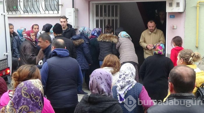 Bir babanın en zor anı! 3 çocuğunu yan yana toprağa verdi

