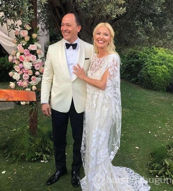 Evlenmek için 2018'i beklediler
