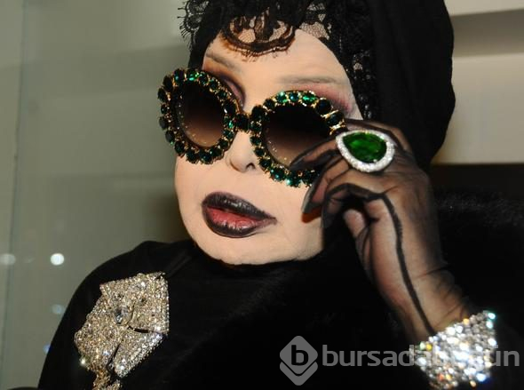 Bülent Ersoy mekan bastı!
