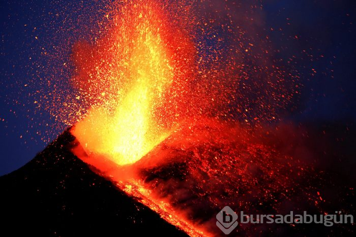 İtalya'da Etna'da sonra Stromboli Yanardağı da faaliyete geçti
