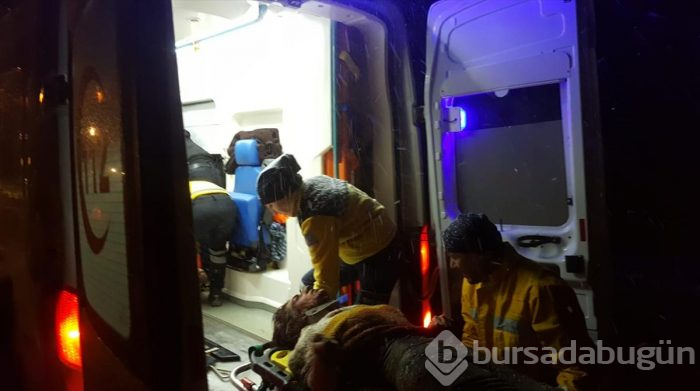 Otobüs devrildi 3 ölü 35 yaralı
