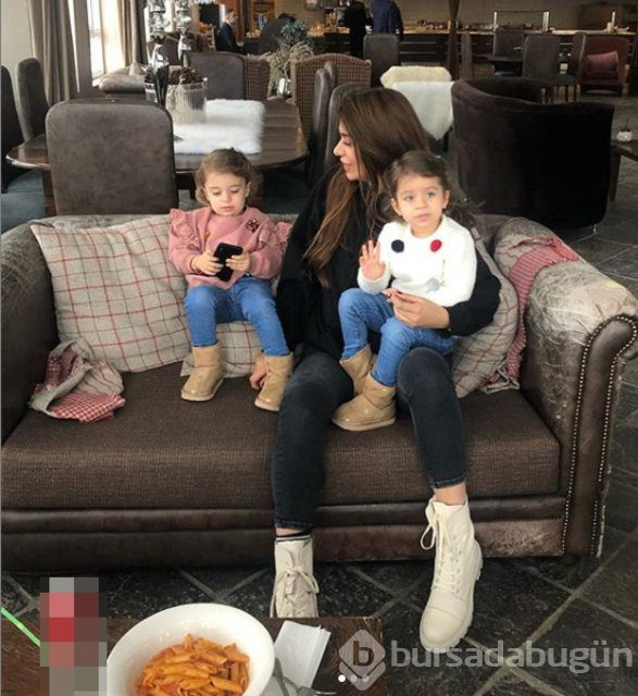 Ebru Şancı eşi Alpaslan Öztürk ve çocuklarıyla Uludağ'da
