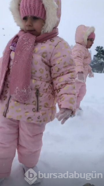 Ebru Şancı eşi Alpaslan Öztürk ve çocuklarıyla Uludağ'da
