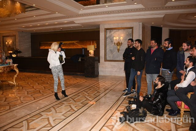 Ajda Pekkan gazetecileri kral dairesinde ağırladı!
