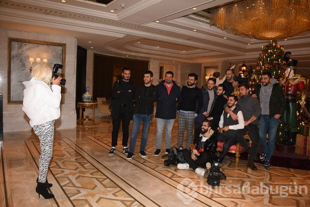 Ajda Pekkan gazetecileri kral dairesinde ağırladı!
