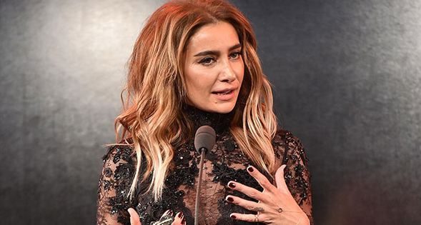 Sıla: Lezbiyen olsam çıkar söylerim

