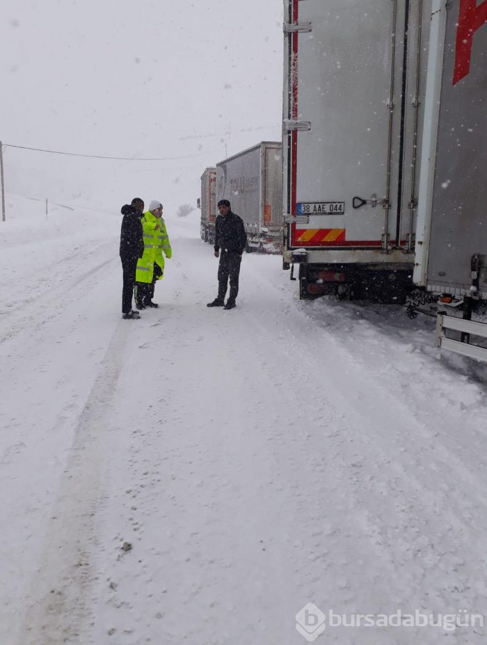 Polis tek tek kontrol etti
