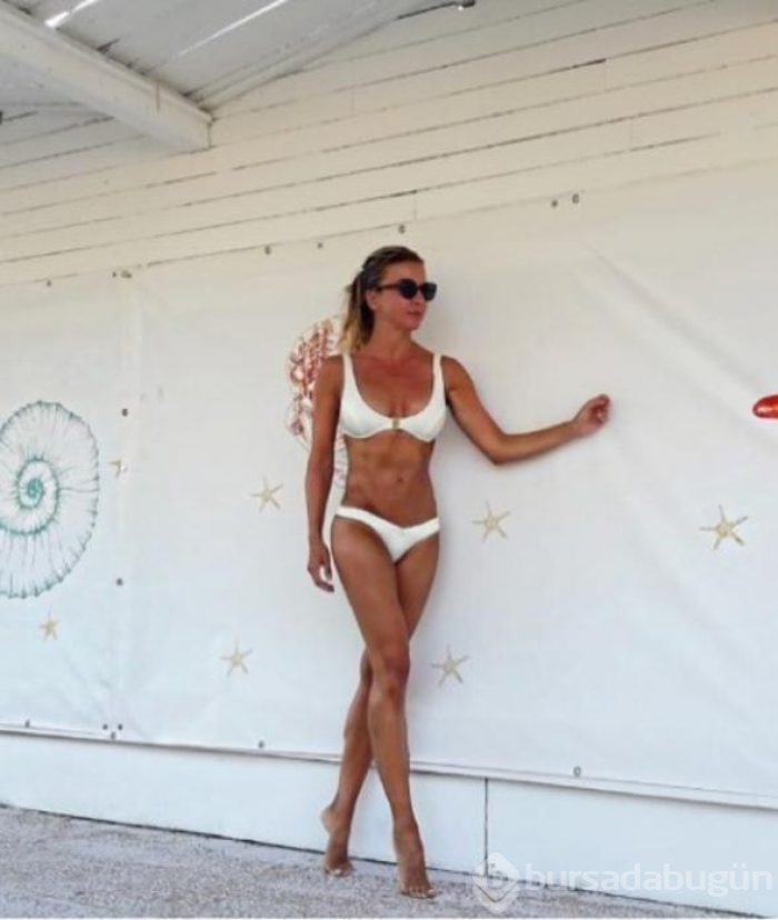 Ivana Sert tatilde!
