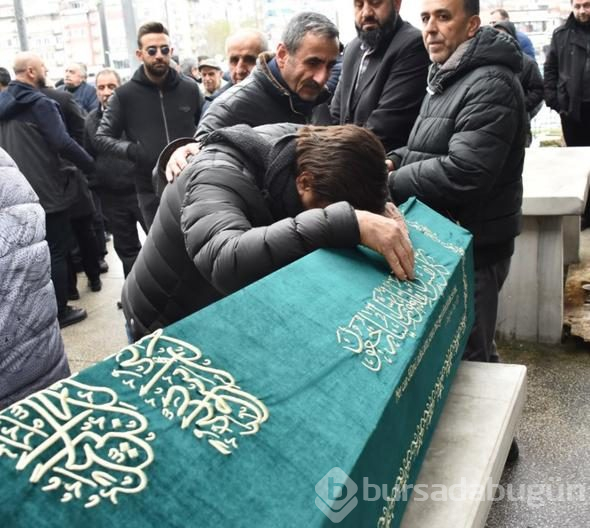 En acı veda! Ünlü sanatçının gözyaşları sel oldu
